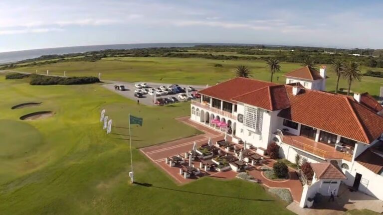 Aerial view of Humewood Golf Course Clubhouse